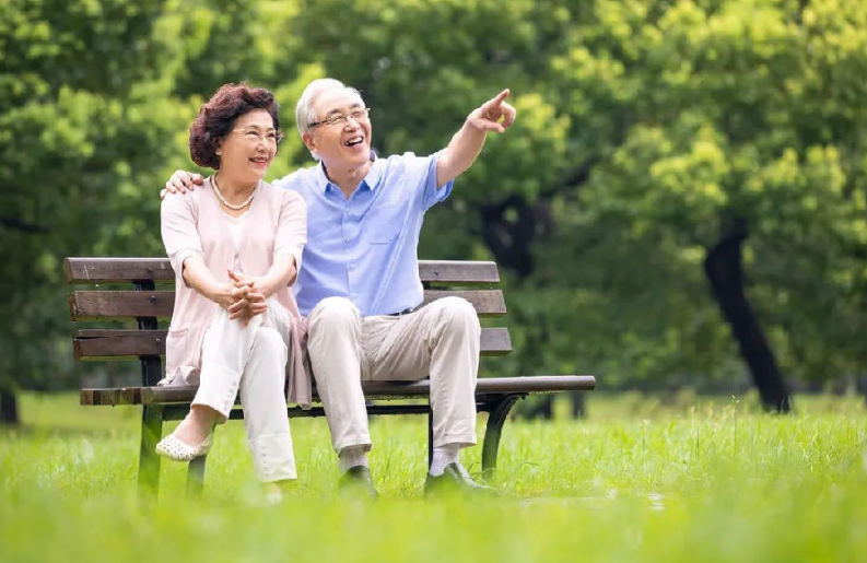 义门陈新媒中心领航者陈小龙：科技续家谱，爱心筑养老院。