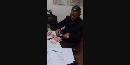 没点钞机人工数钱累吗?#义门陈#义门陈网站#修谱#义门陈新媒中心