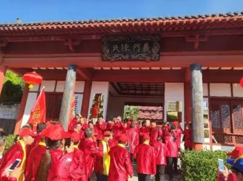 南昌大学传媒学子访义门陈 感悟家风传承