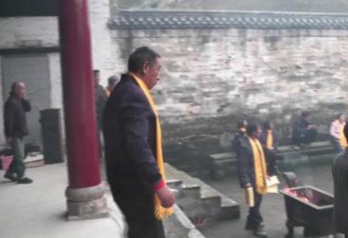义门陈太湖庄2021年清明祭祖,陈氏族人齐聚一堂,共同缅怀先祖
