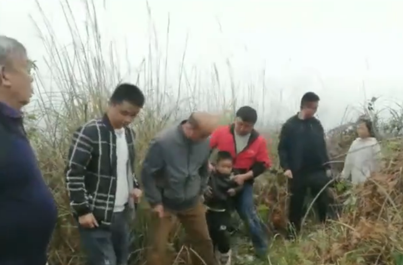 2021年清明节，义门陈氏贵州岳山公后裔上官支系齐聚一堂