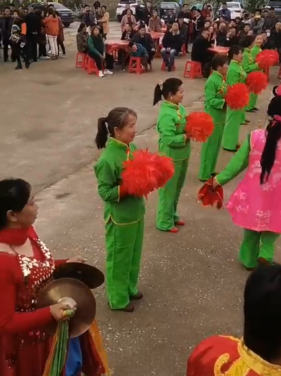 十堰发谱仪式:锣鼓喧天,传承家族历史和传统文化